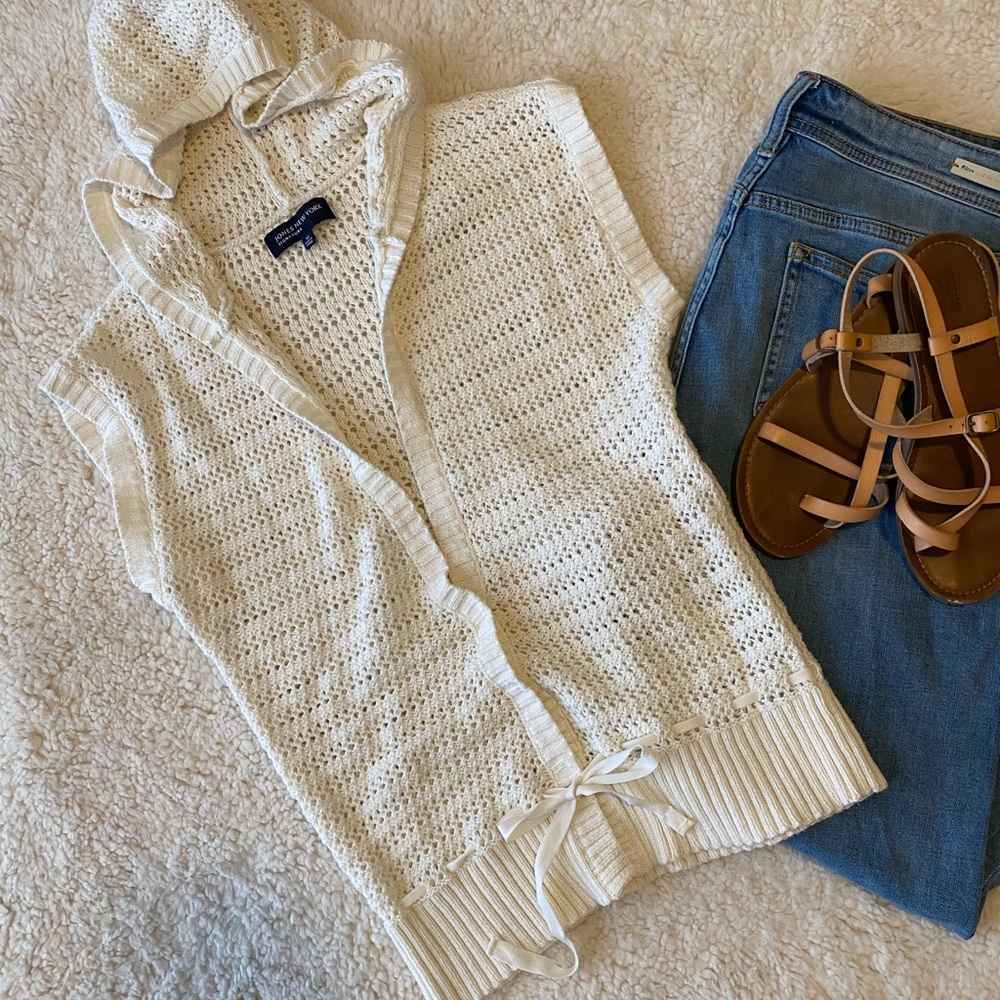 Jones New York sleeveless sweater